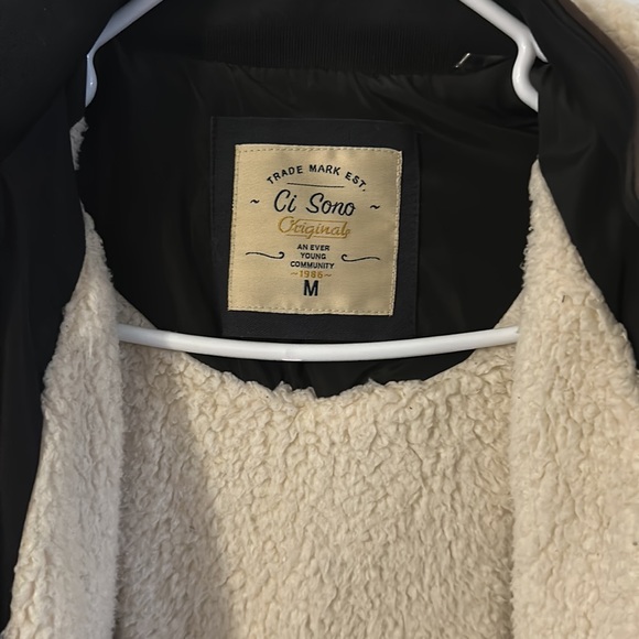 Lightweight jacket - Picture 4 of 4